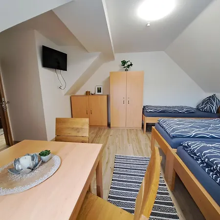 Sk Family - V Rodinnem Dome Týn nad Vltavou